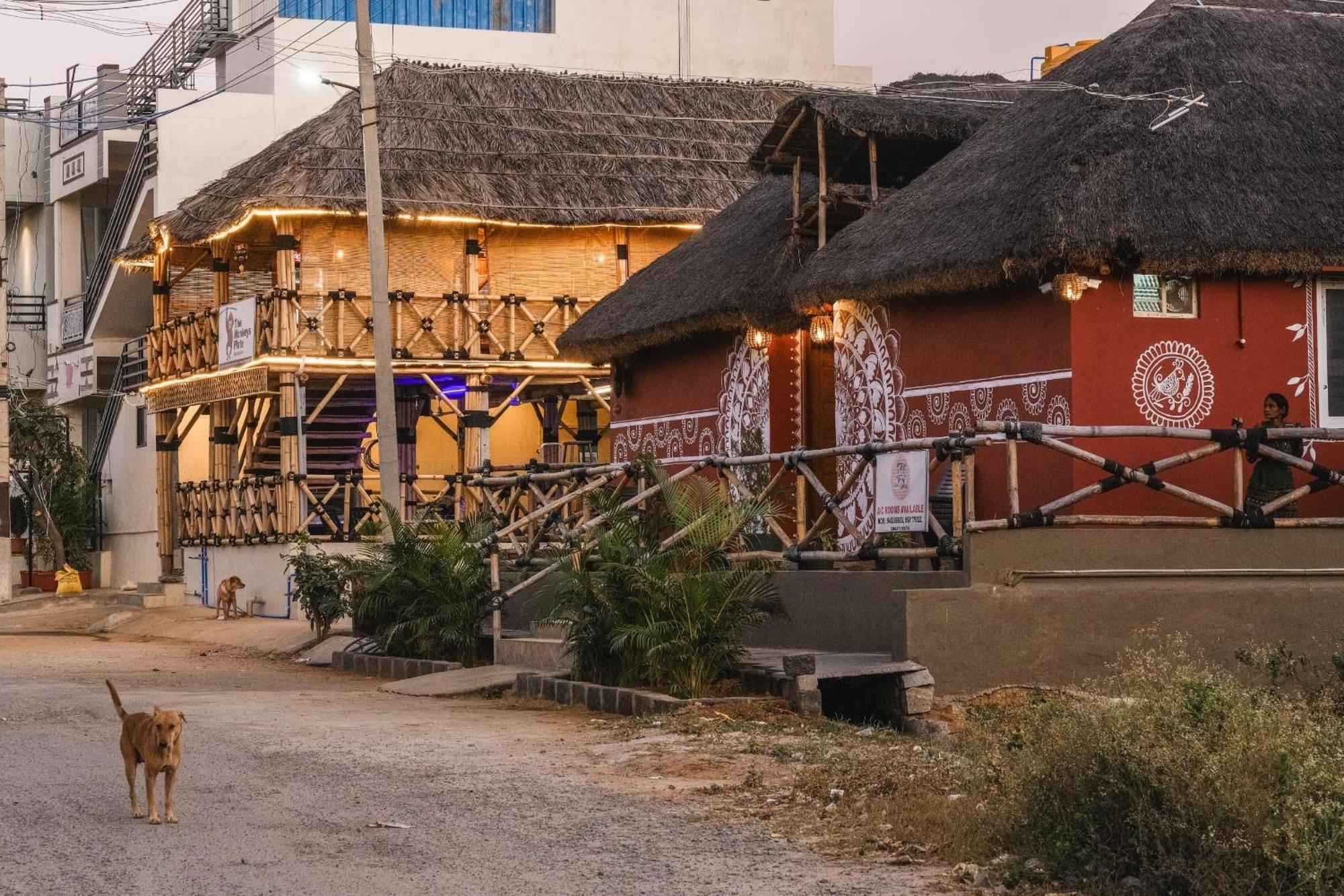 The Hideout Cottage And Restaurant Hampi Eksteriør bilde