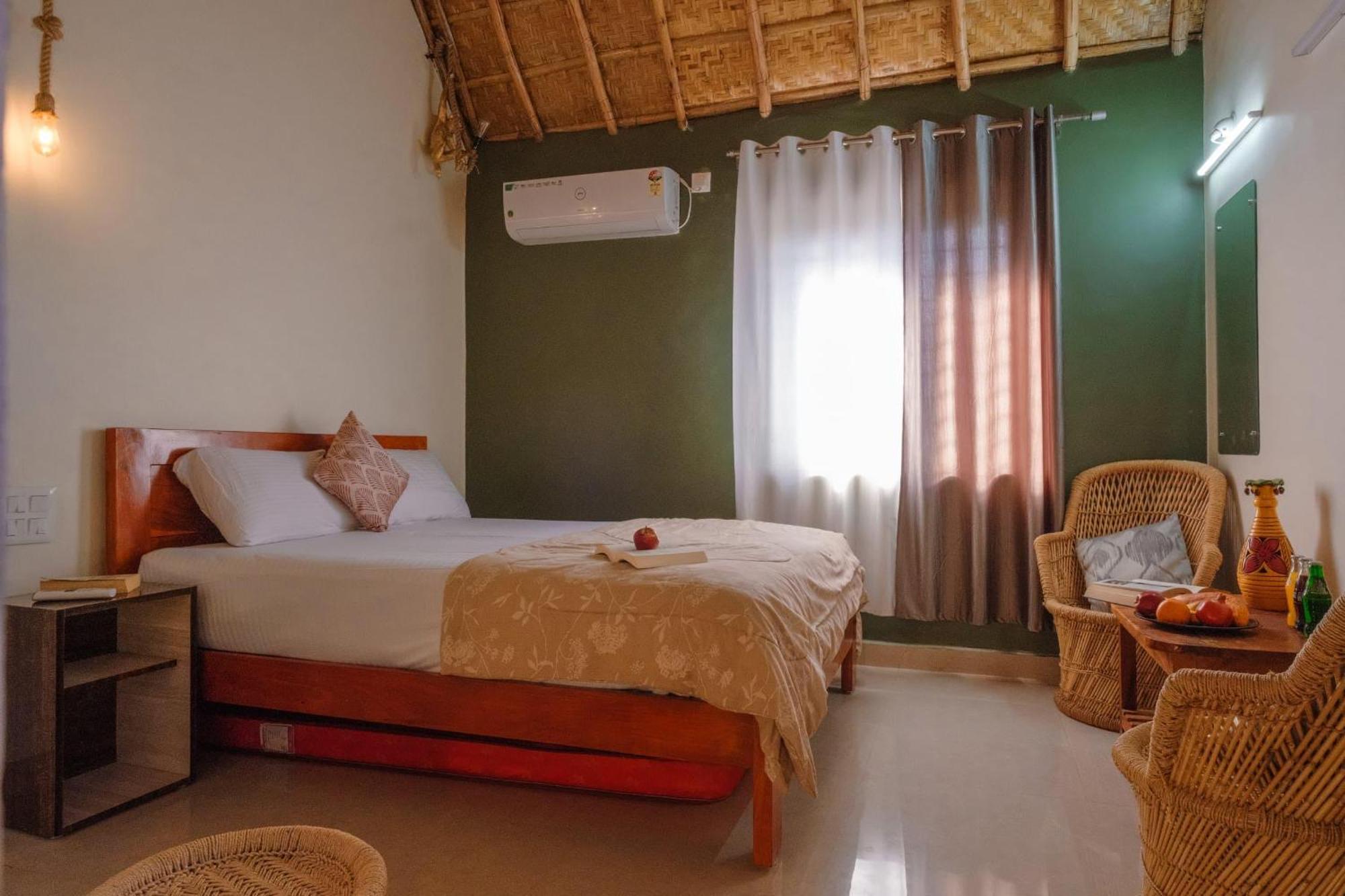 The Hideout Cottage And Restaurant Hampi Eksteriør bilde