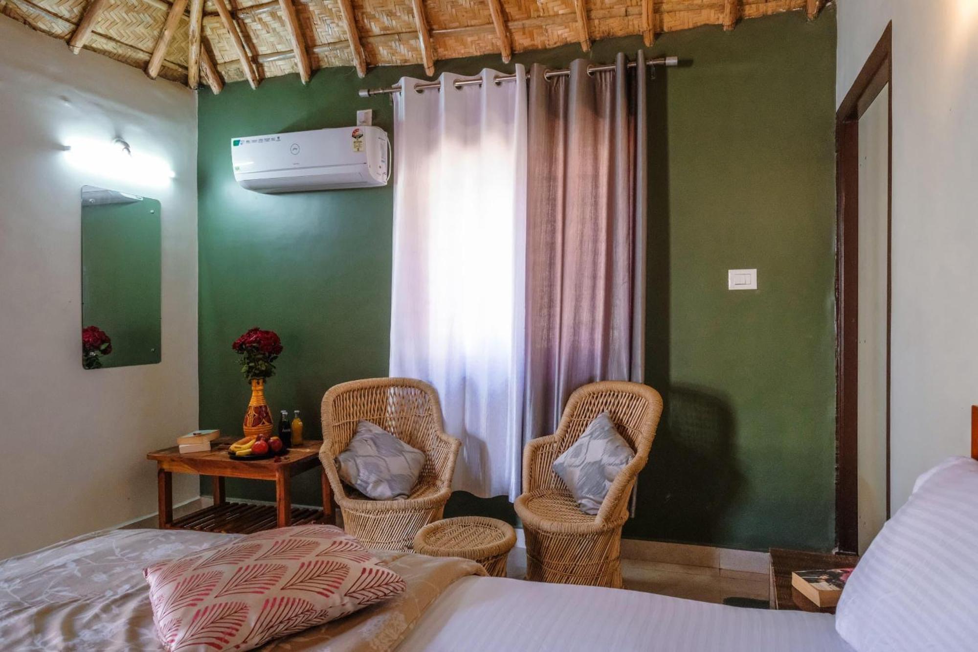 The Hideout Cottage And Restaurant Hampi Eksteriør bilde